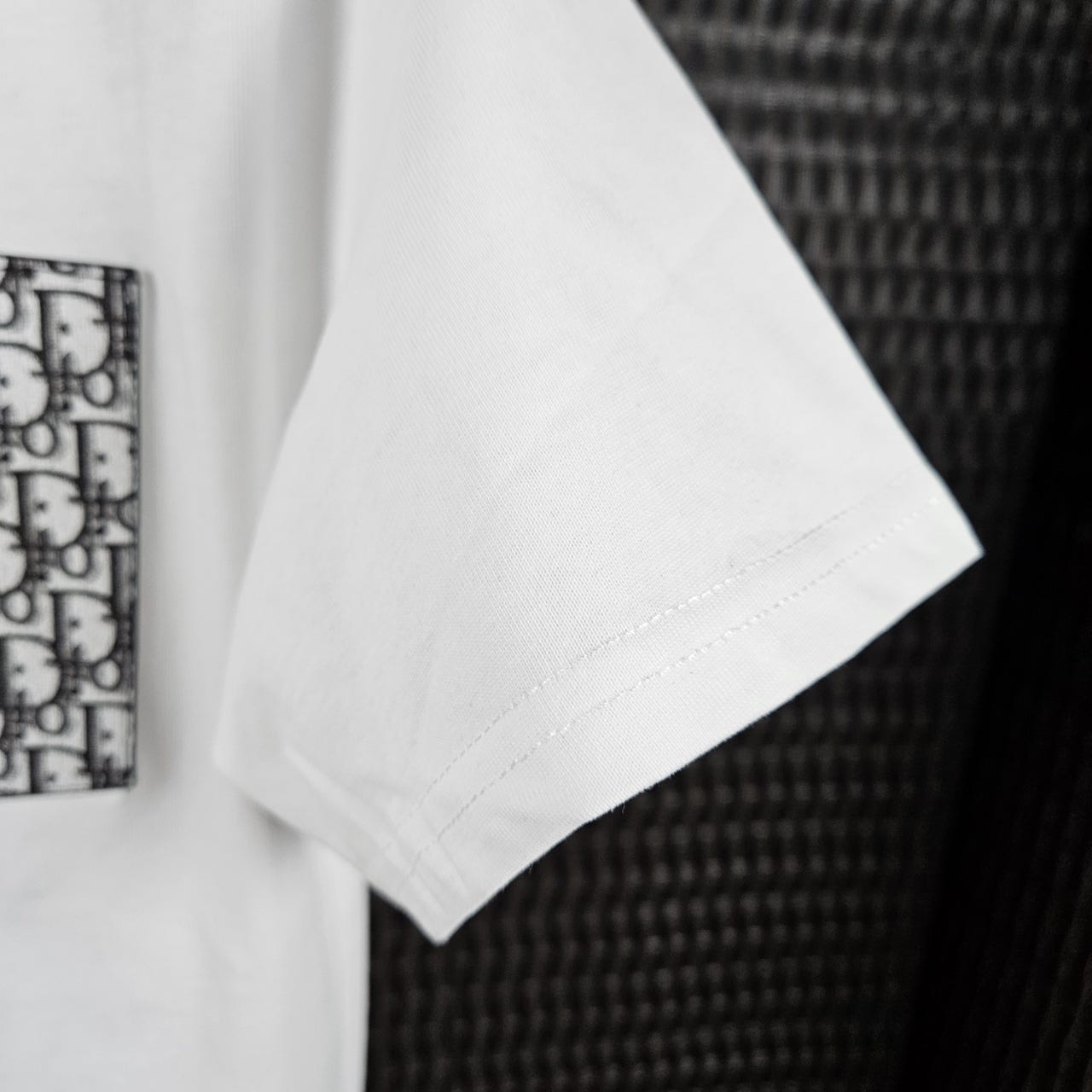 디올-가죽오블리크-티셔츠-1-명품 레플리카 미러 SA급